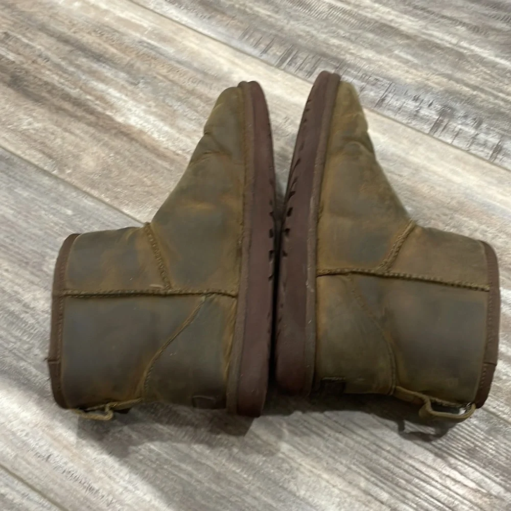 UGG Classic Mini Leather Bomber Boot